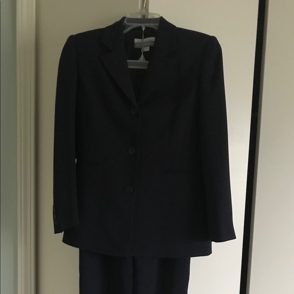 Petite Sophisticate Dresses & Skirts - Petite Sophisticate classic navy blue pant suit